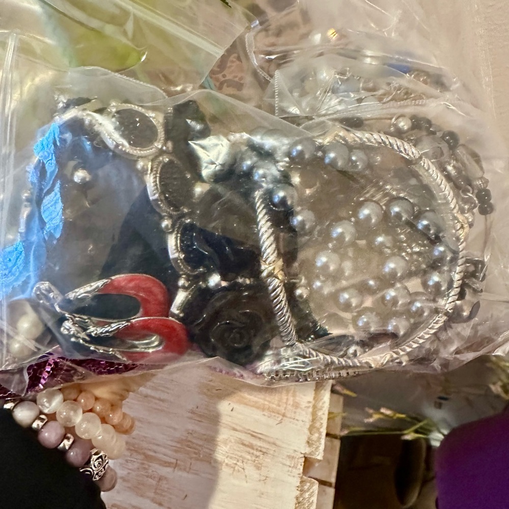 Boutique Mixed 1lb. Jewelry Bundle 💗